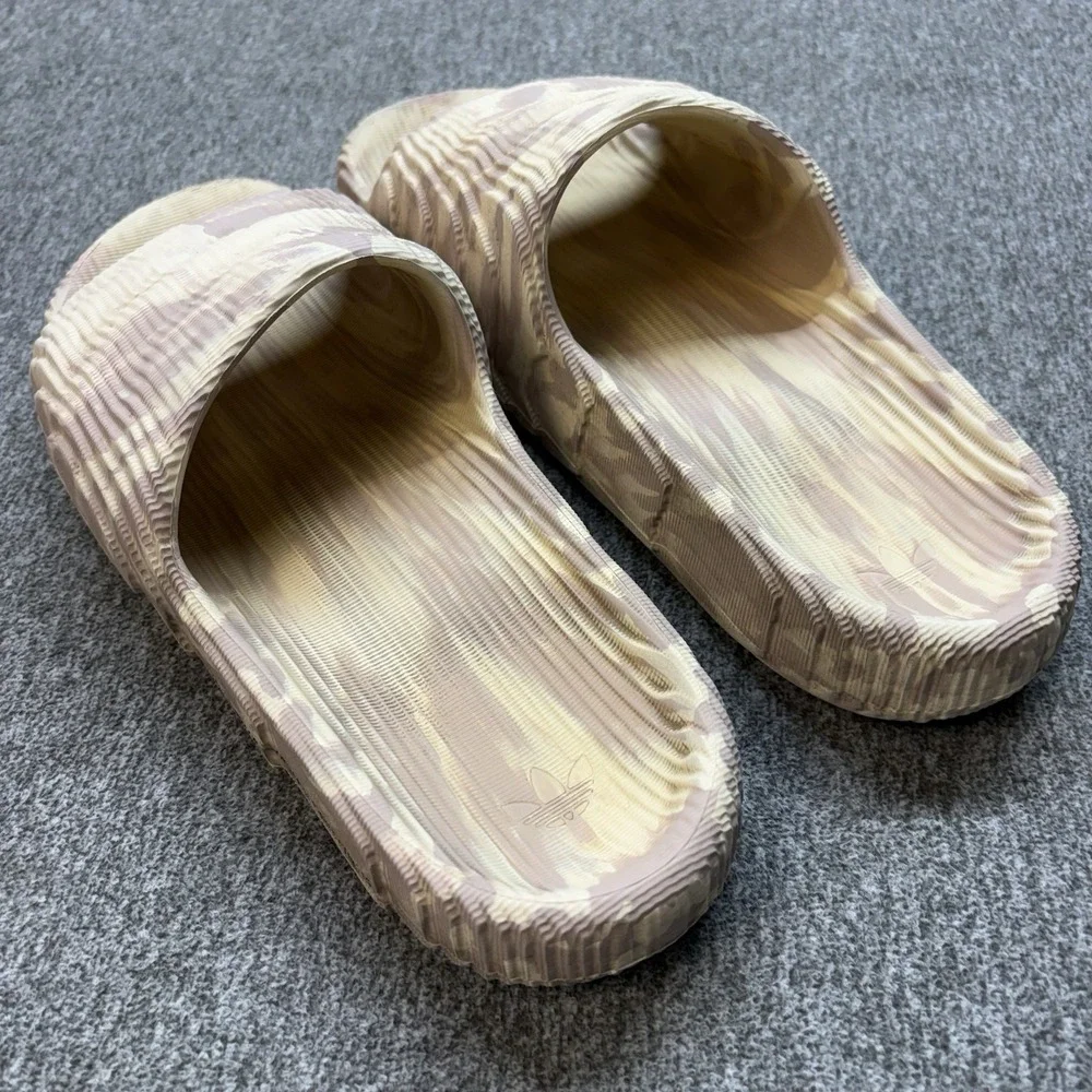 adidas Adilette Men's Beige Slide Sandals US 10 Synthetic Lightweight Slip-On